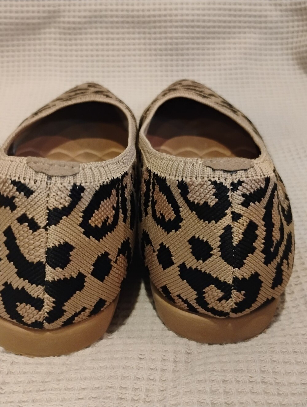 Vivaia Women’s Lightweight Pointed Toe Aria Walker Leopard Flats 39.5 / US 8.5 - Picture 3 of 12
